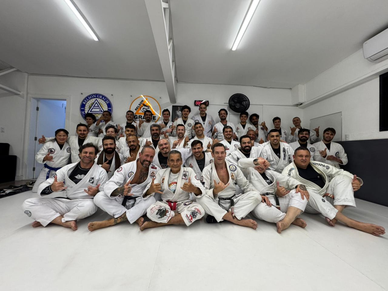 Turma da Relson Gracie Vila Mariana reunida no tatame